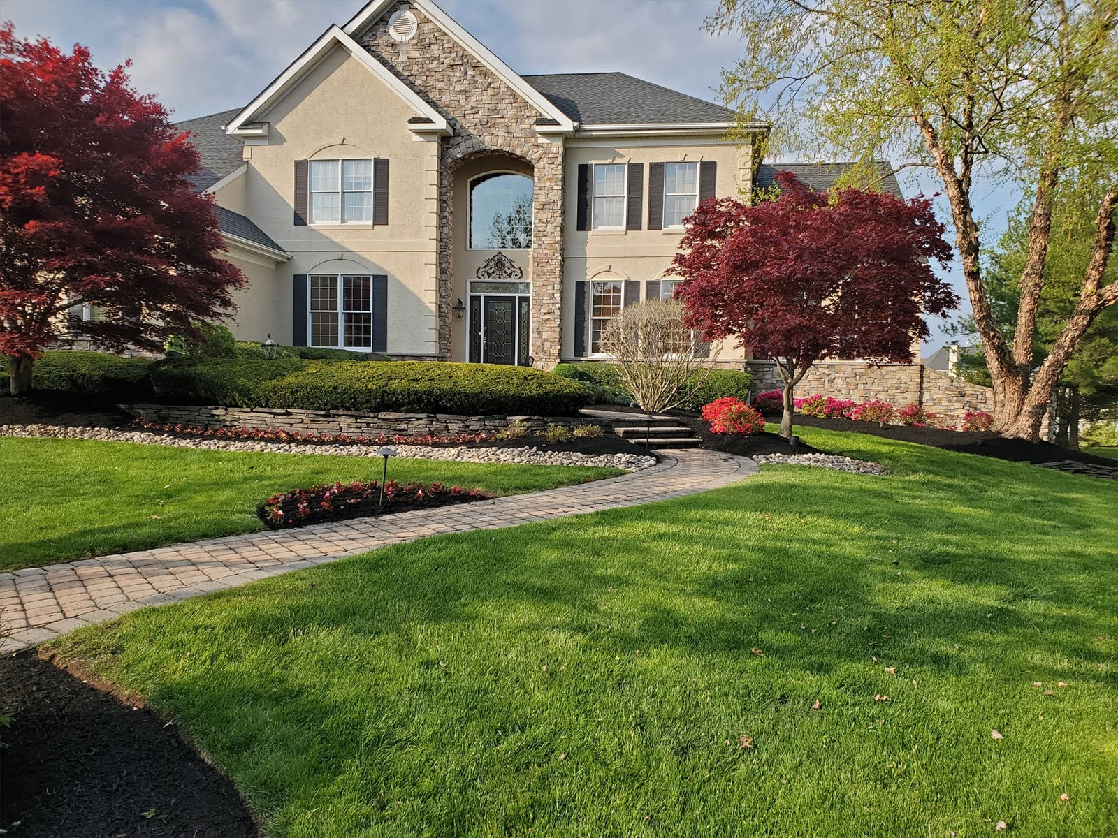 landscaping-hardscaping-checklist-from-lawns-to-walkways-1