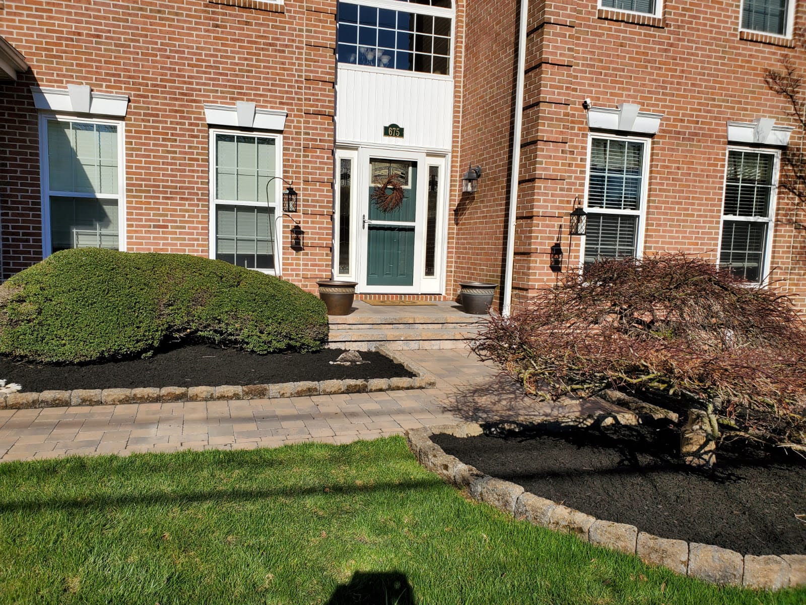 landscaping-hardscaping-checklist-from-lawns-to-walkways-3