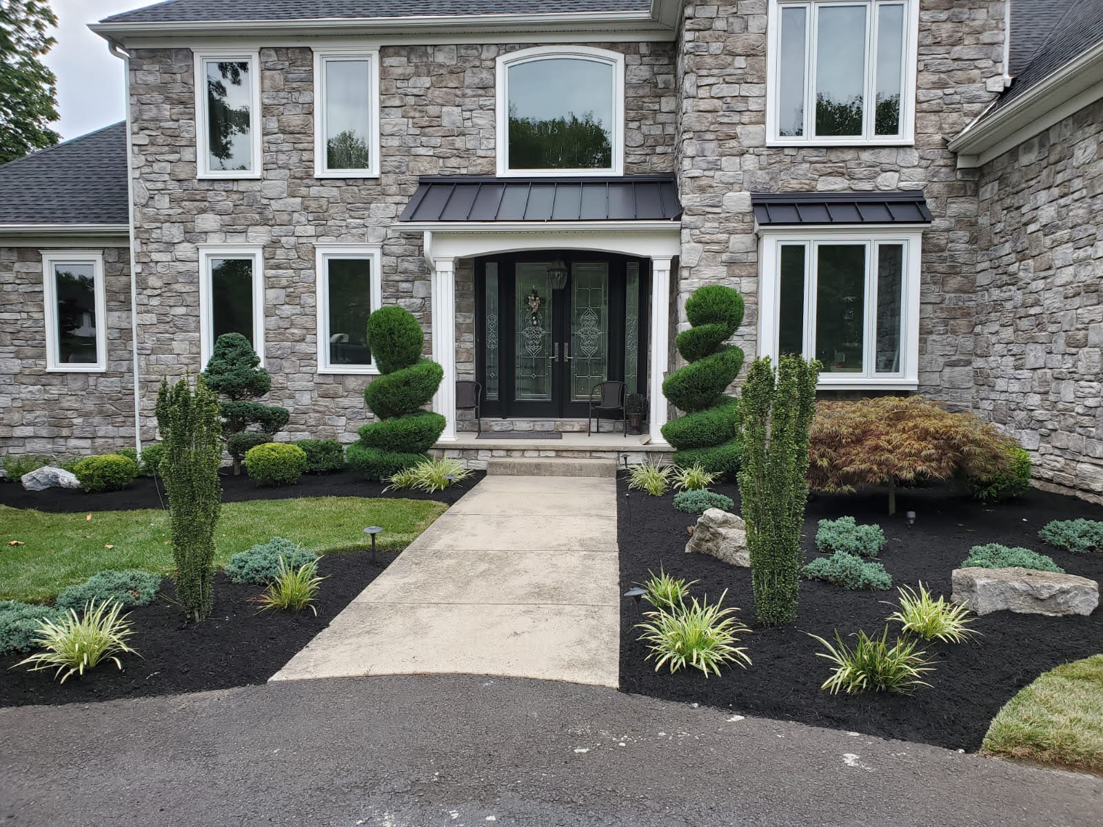 landscaping-hardscaping-checklist-from-lawns-to-walkways-7