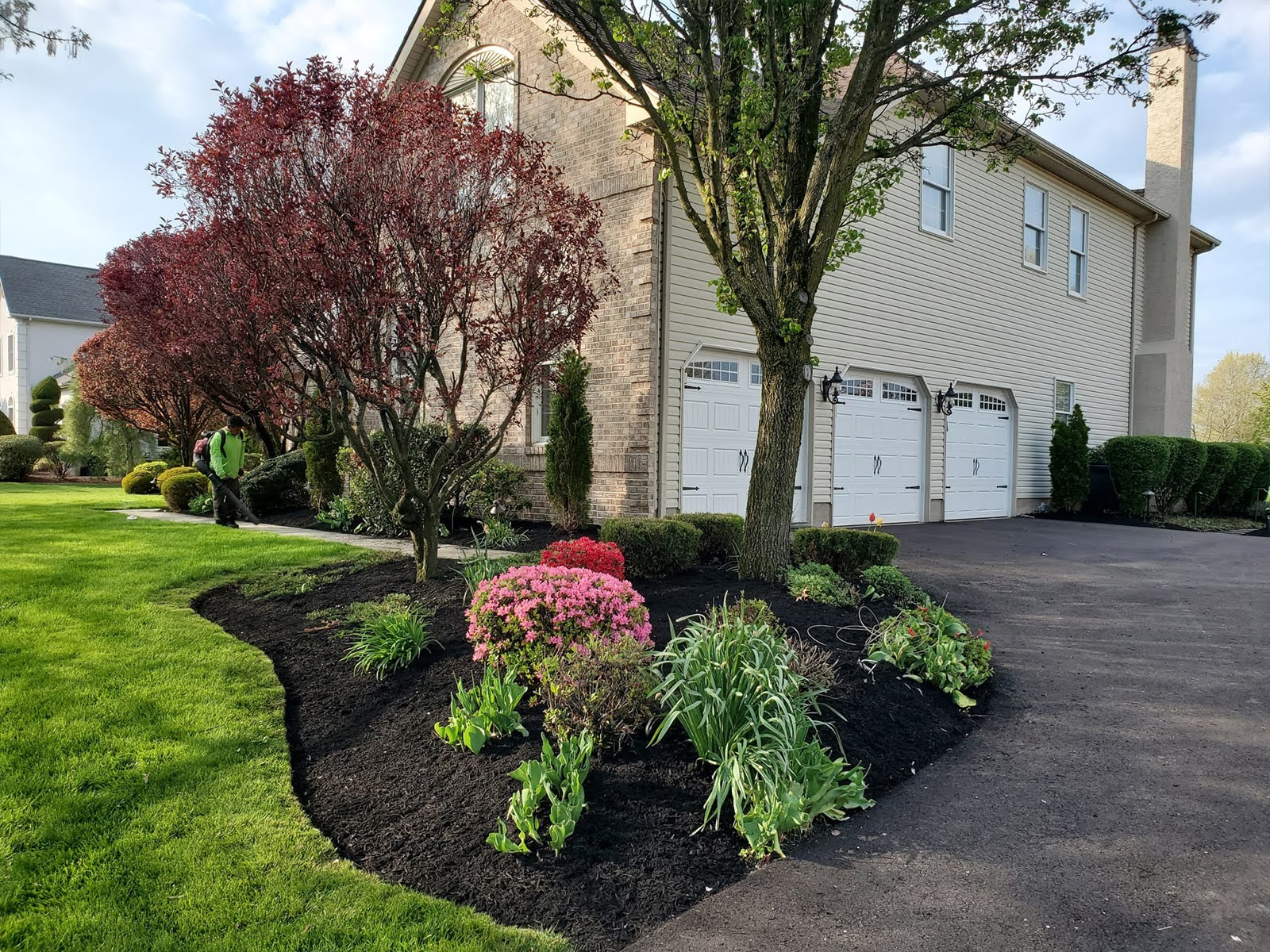 patio-and-deck-ideas-for-enjoying-crisp-fall-evenings-9
